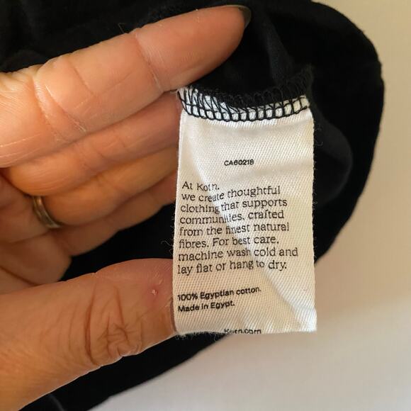 Kotn Black Long Sleeve Tee Crewneck T-Shirt Basic Loungewear Men's size Medium - Picture 8 of 8